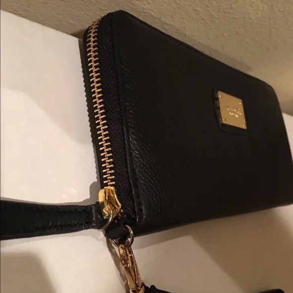 Kenneth Cole Large ZipAround Wristlet Black Wallet - Picture 5 of 7